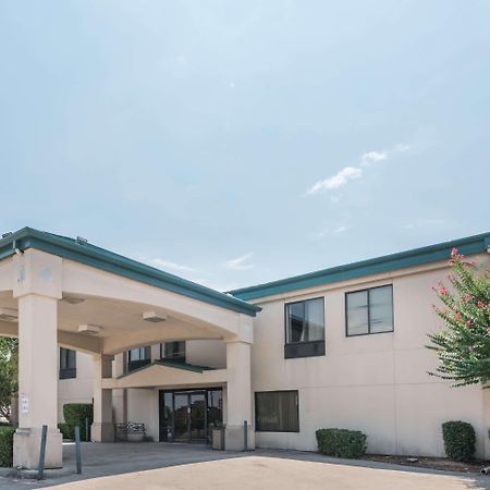 Super 8 By Wyndham Fort Worth Downtown South Εξωτερικό φωτογραφία